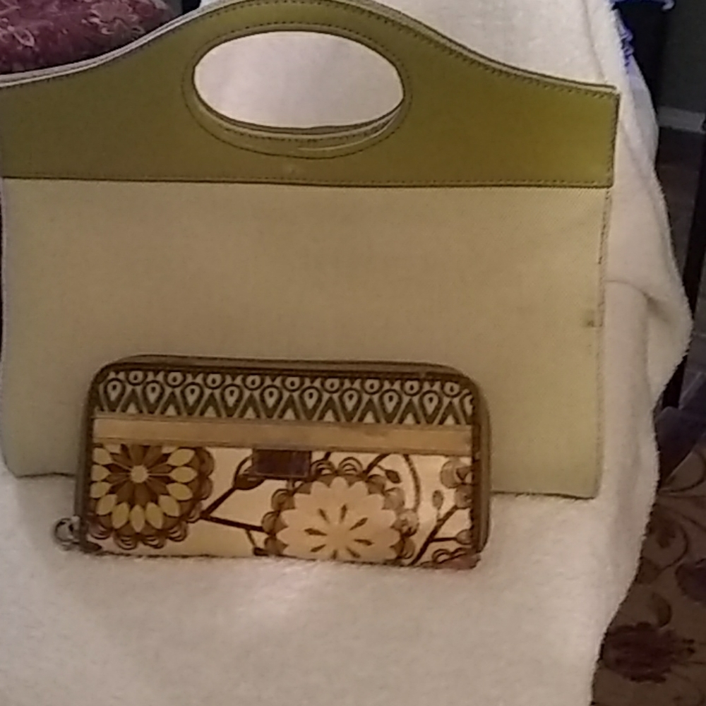 Vintage fossil purse with wallet.